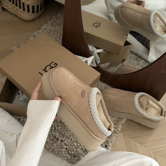 📌📌🌸UGG Tazz Mustard Seed Suede Platform Clog🌸 - Picture 2 of 10